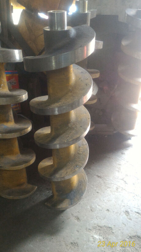 Screw conveyor machining